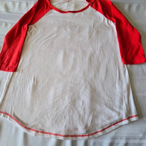 Size Medium So White W/Red Sleeves 3/4 Sleeve Baseball Style Top - Picture 2 of 8